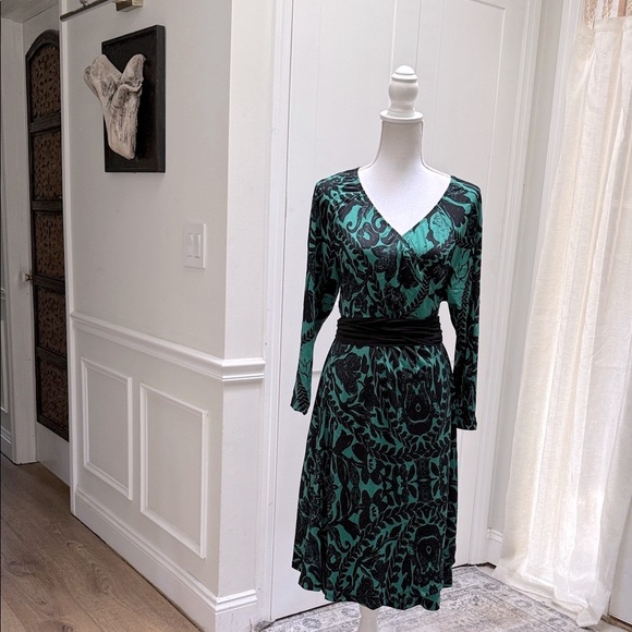 IGIGI Green Black Wrap Dress 12 Made USA Long Sleeve Stretch Midi Holiday Chic - Picture 2 of 11